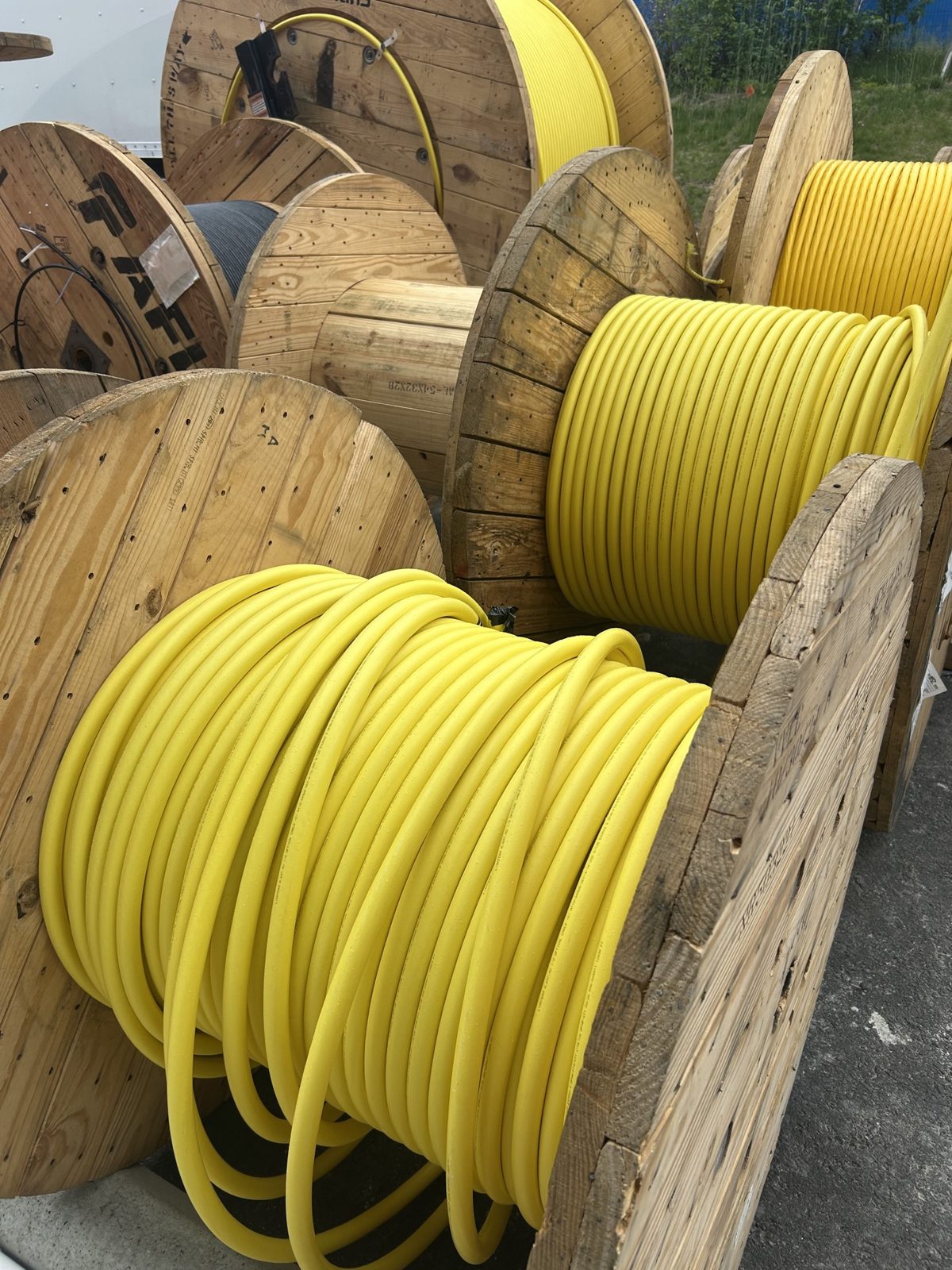 Fiber reels, ready for the pull